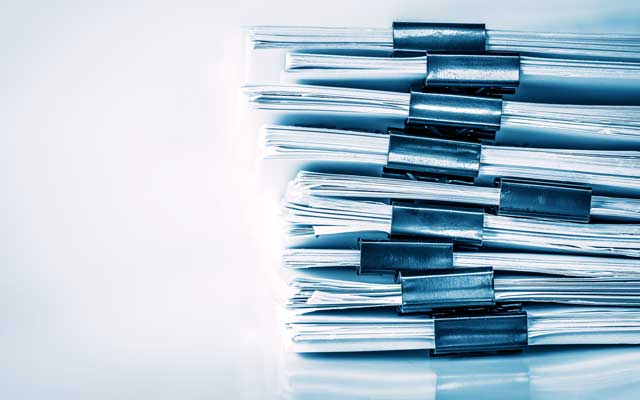 紙とデジタルがバラバラのイメージ画像